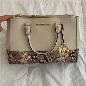 Michael Kors purse
